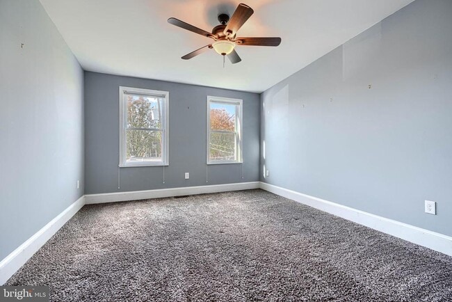 Building Photo - 3528 Hickory Ave