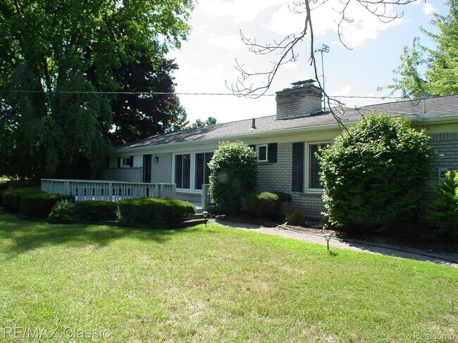 Building Photo - 47605 Powell Rd