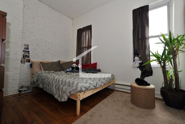 Building Photo - 894 Huntington Ave