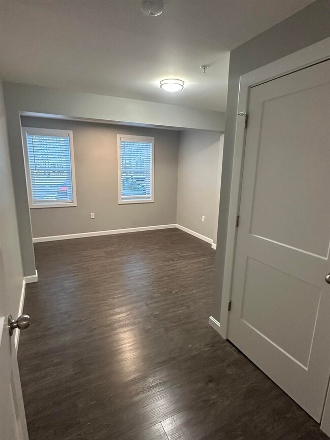 Building Photo - 10 Monarch Wy