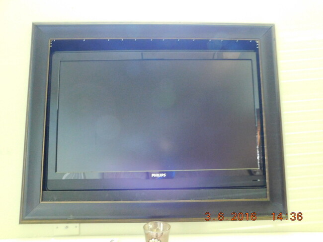 Building Photo - Beautifully Custom Updated 3BD/1.5BA Home ~ Gorgeous Kitchen & Master Bedroom!