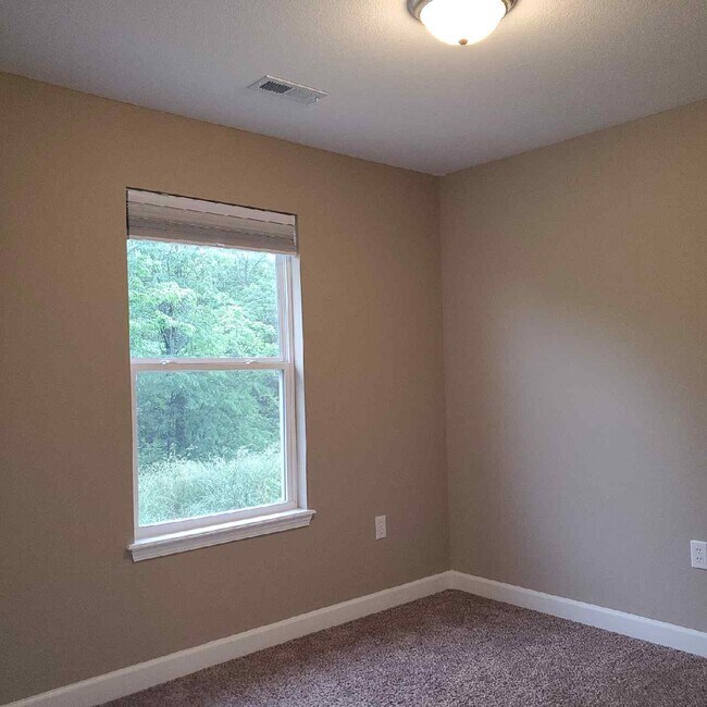 Building Photo - 903 W Gay St