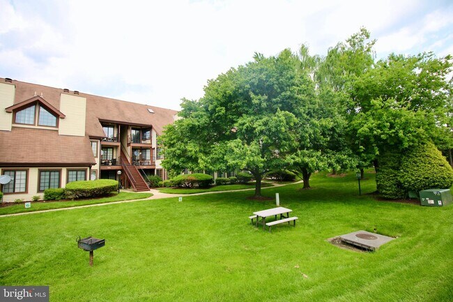 Building Photo - 6033 Curtier Dr