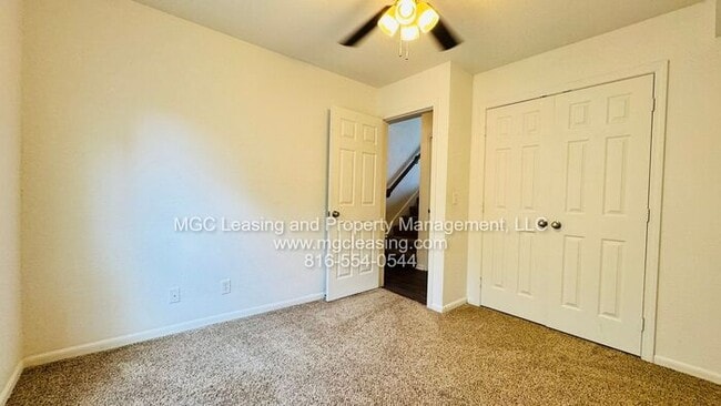 Building Photo - 3 bedroom Duplex with unique floor plan in...