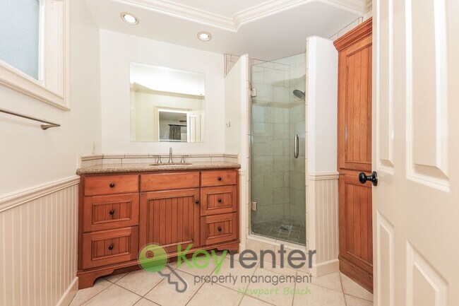 Building Photo - 3 Bedroom 2 bathroom in the heart of Orange