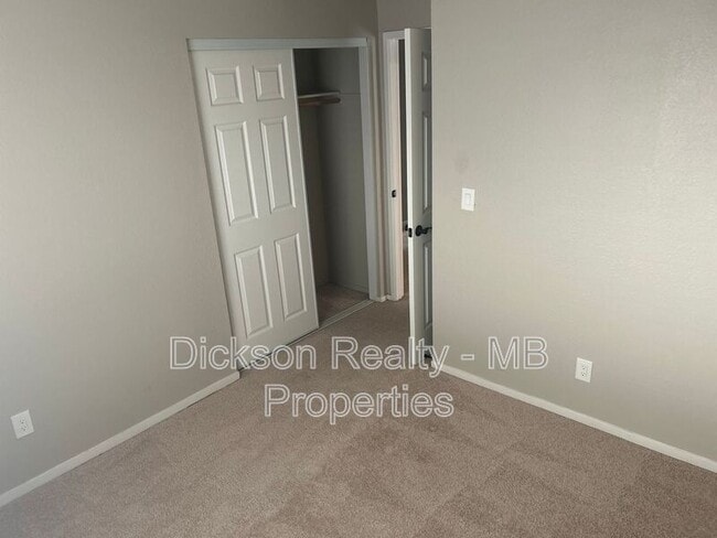 Building Photo - 3809 Bexley Square