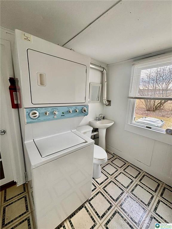 Building Photo - 6024 Front St