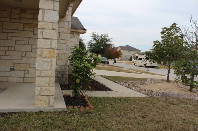 Building Photo - 3 bedroom, 2 bath house