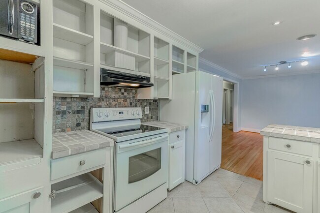 Building Photo - 1452 Birthright St