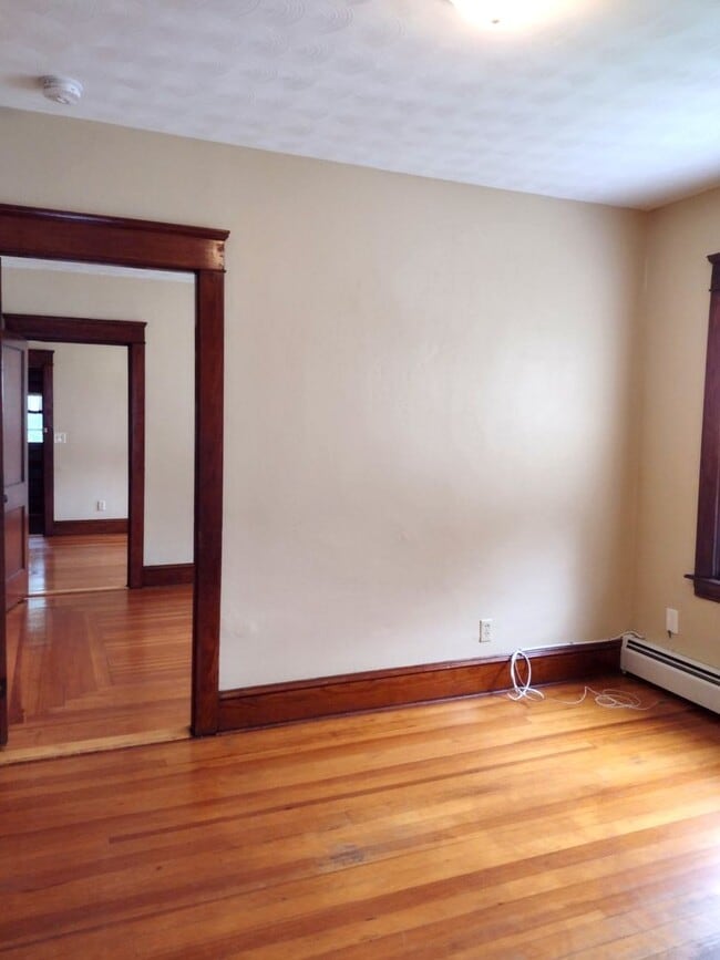 Building Photo - Pawtucket/Darlington – Large Two Bed - $1,450