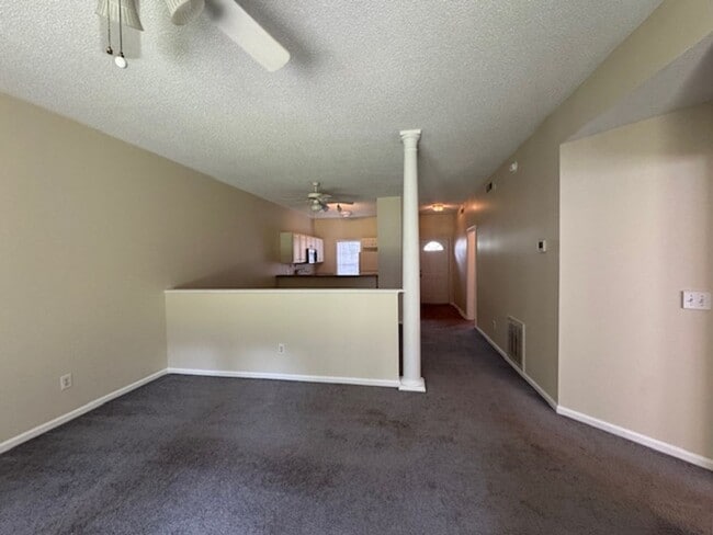 Building Photo - Condo in Holton Place