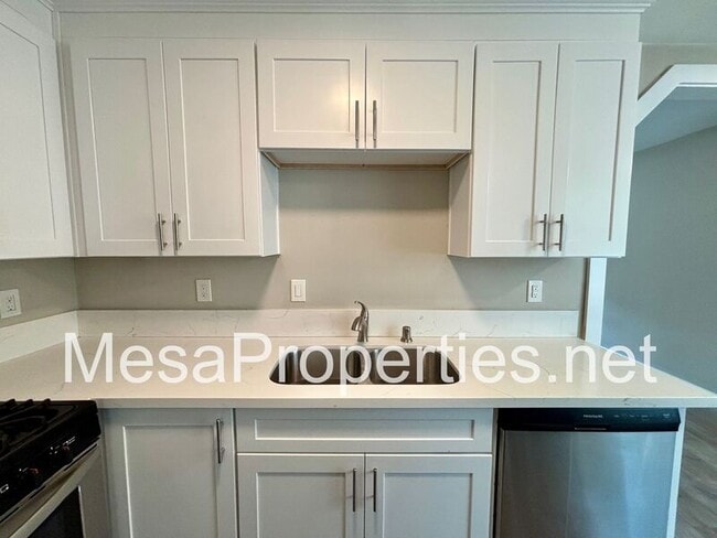 Building Photo - 762 S Currier St