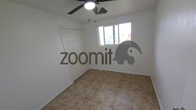 Building Photo - Wonderful home, convenient location