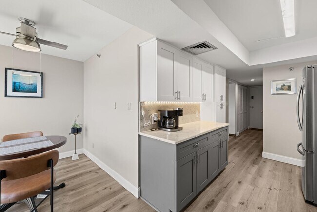 Building Photo - 3301 Bayshore Blvd