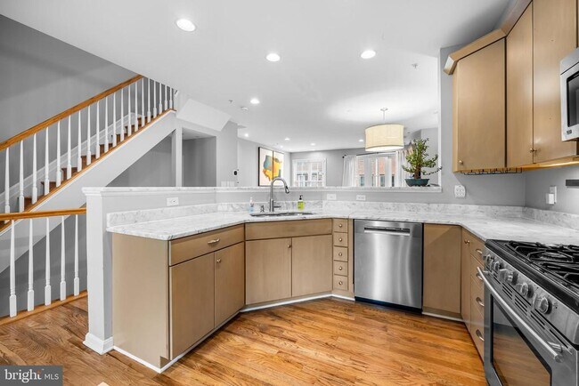 Building Photo - 2614 Lighthouse Ln