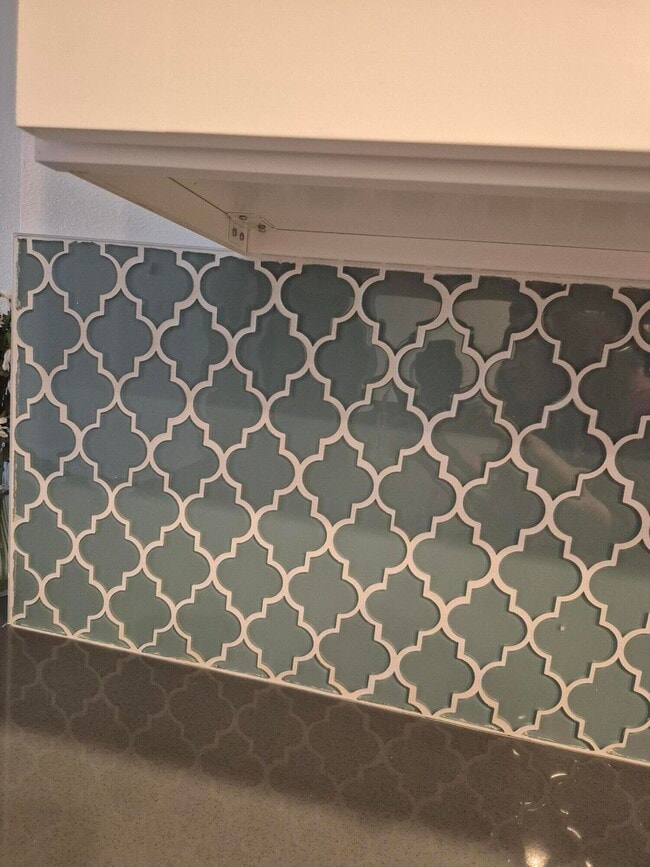 Building Photo - 600 W 9th St