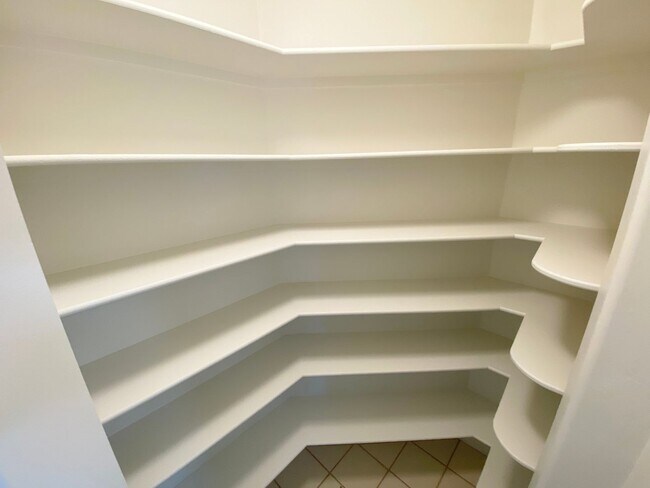 Building Photo - HOUSE - WEST SEDONA - GATED COMMUNITY