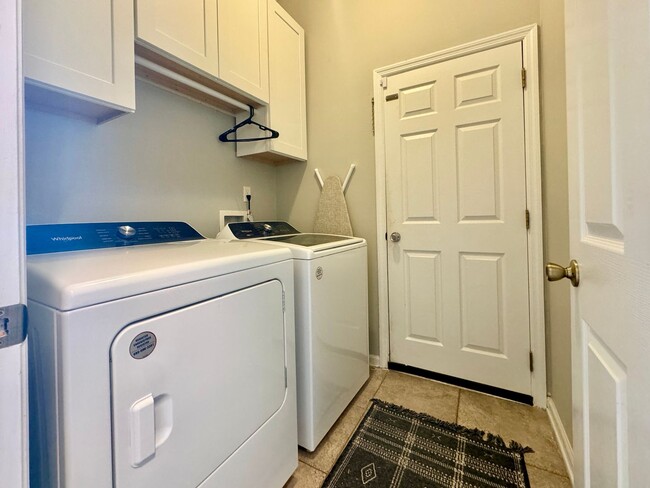 Building Photo - Corner Lot Beauty in Hawkins Cove: 4-Bedro...