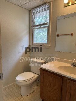 Building Photo - 111 Primrose Dr