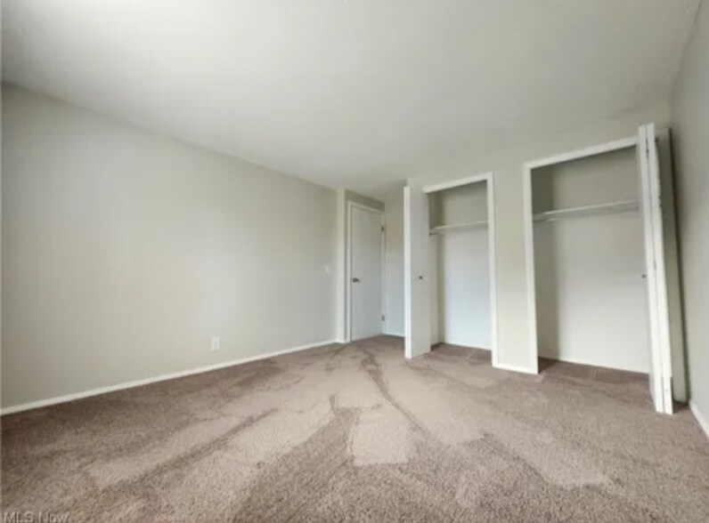 Building Photo - 1651 Mentor Ave