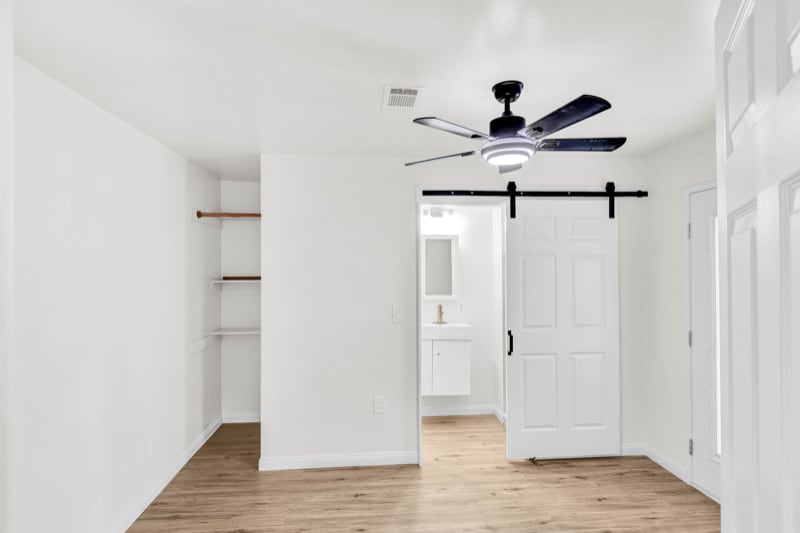 Building Photo - 526 Olive St