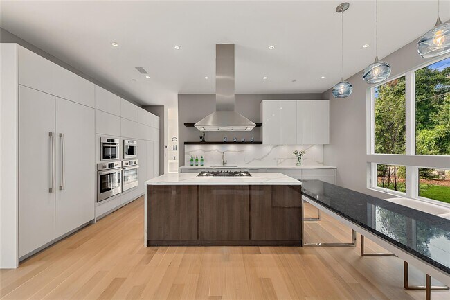 Building Photo - 68 Root Ave