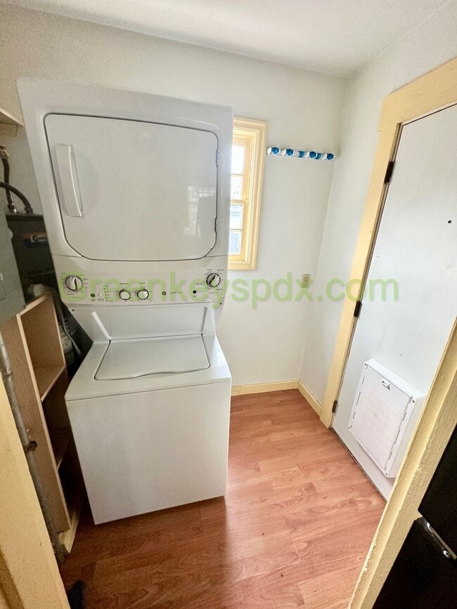 Building Photo - Charming 1 Bed 1 Bath with Huge Yard