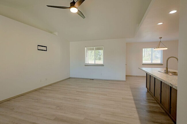 Building Photo - 709 E Ave K