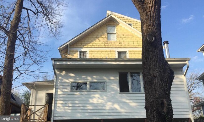 Building Photo - 3316 21st Ave N
