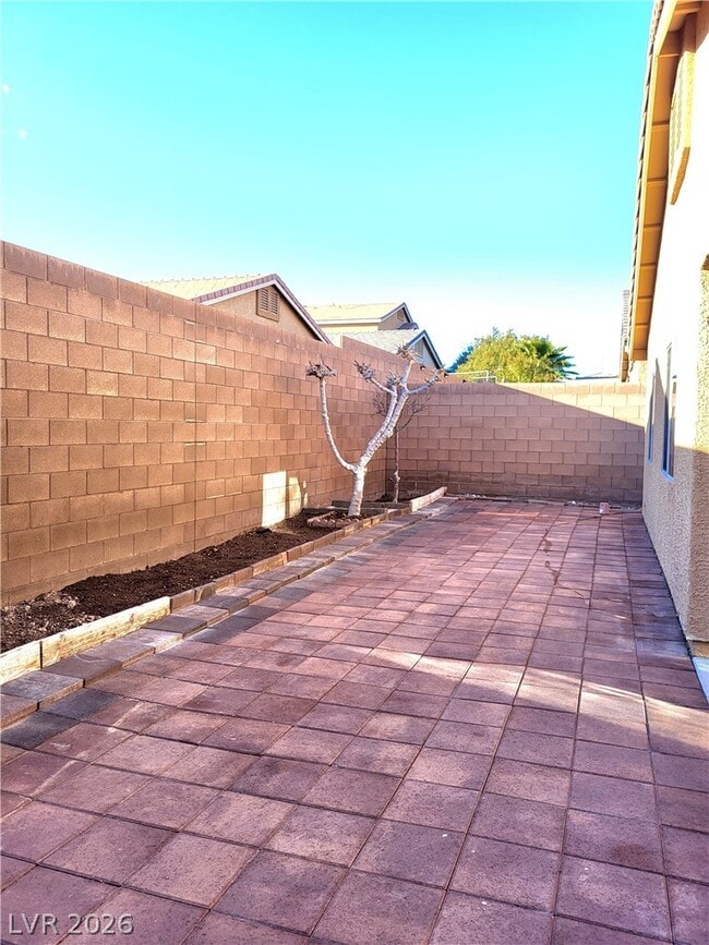 Building Photo - 4577 Halfway Rock St