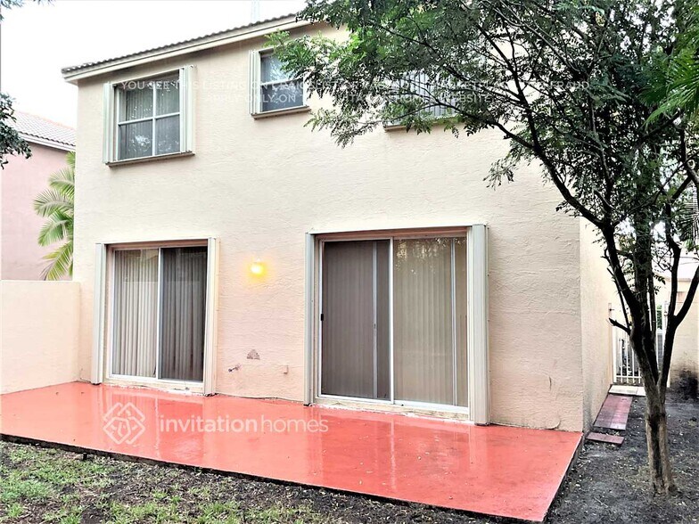 Building Photo - 5833 Eagle Cay Ln