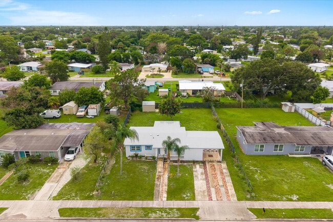Building Photo - 128 SE Prima Vista Blvd