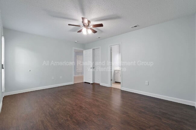 Building Photo - 502 Krest Dr