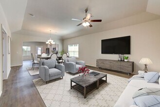 Building Photo - 3/2/2 Luxury Patio Home!