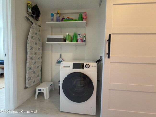 Building Photo - 180 Paradise Blvd