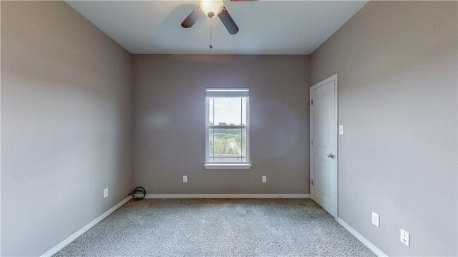 Building Photo - 2700 Horse Haven Ln