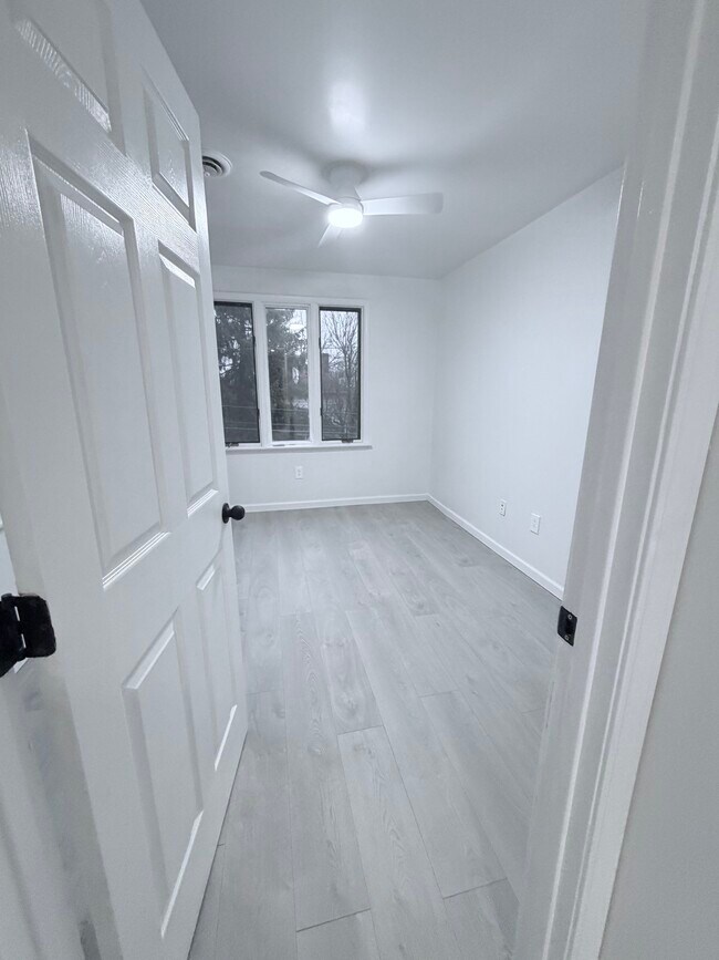 Building Photo - 338 Prestley Rd