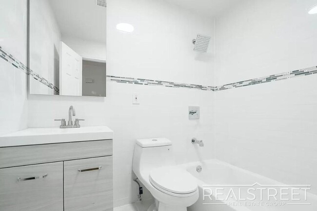 Building Photo - Brand New 3 Bed 2 Bath in Bushwick!