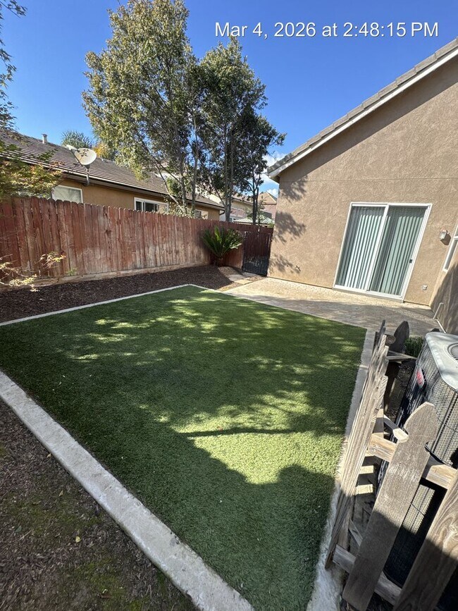 Building Photo - Gorgeous NW Visalia home located in Avalon gated community!  Available Now !!