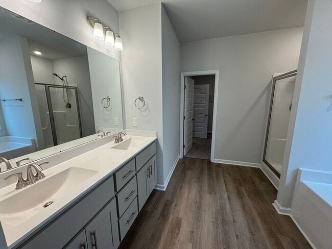 Building Photo - Extra Square footage, Mountain Views