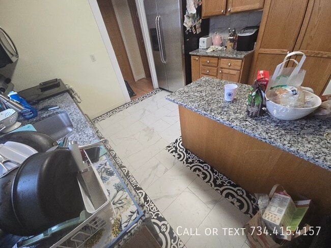 Building Photo - 818 Packard St