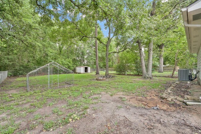 Building Photo - 506 Paradise Ln