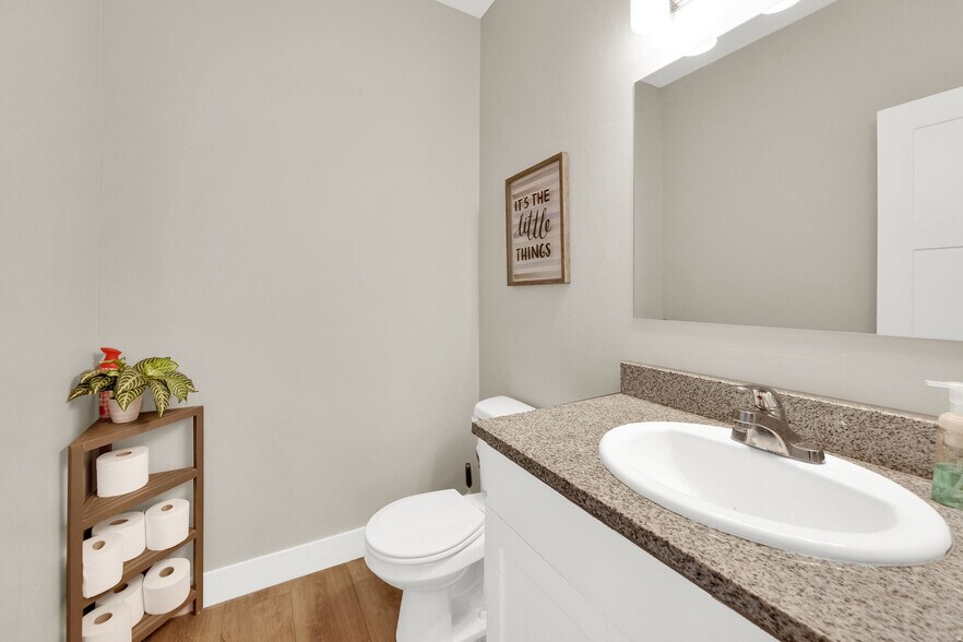 Building Photo - 67 S Walker Pl