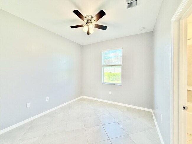Building Photo - 16304 Quesa Dr