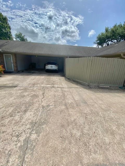 Building Photo - 10838 Lynbrook Dr