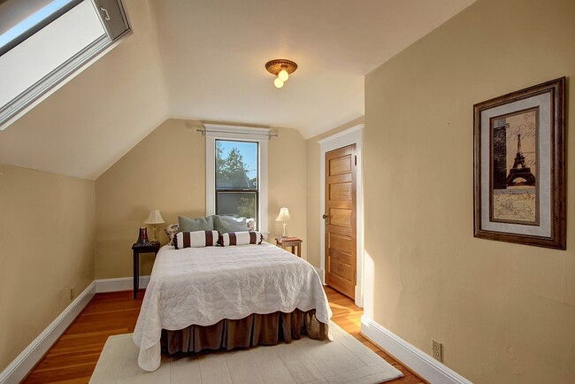 Building Photo - 7360 21st Ave NW