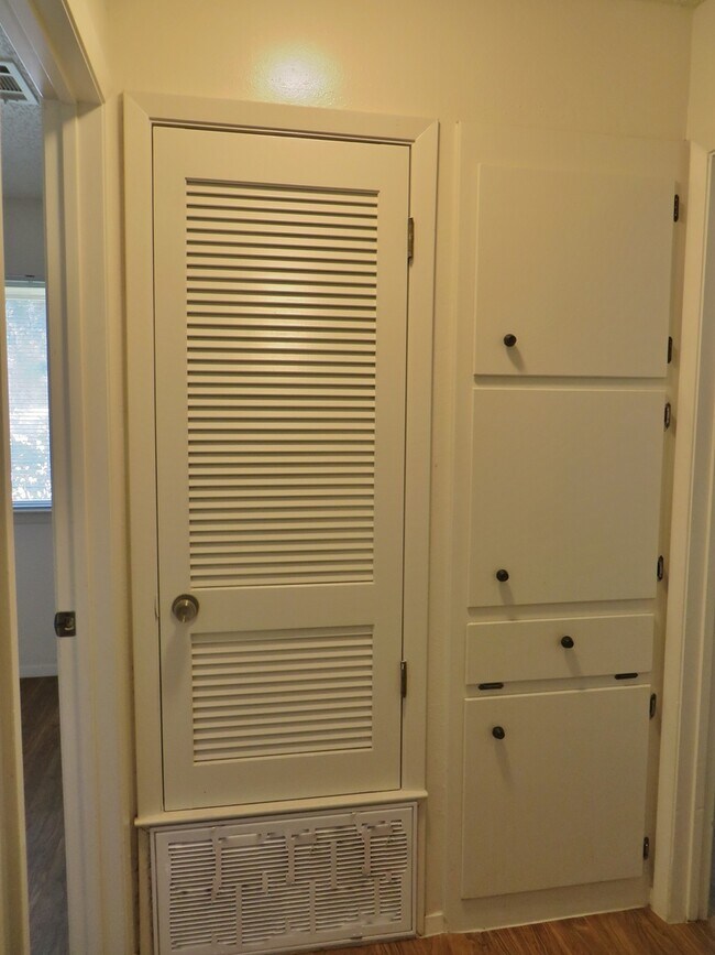 Building Photo - 3 Bedroom 2 Bathroom Georgetown Home