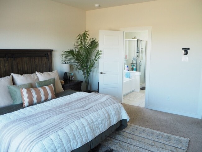 Building Photo - 4317 Swallow Dr