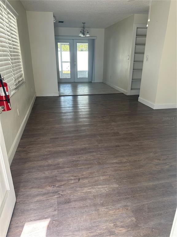 Building Photo - 1017 E 1st Ave