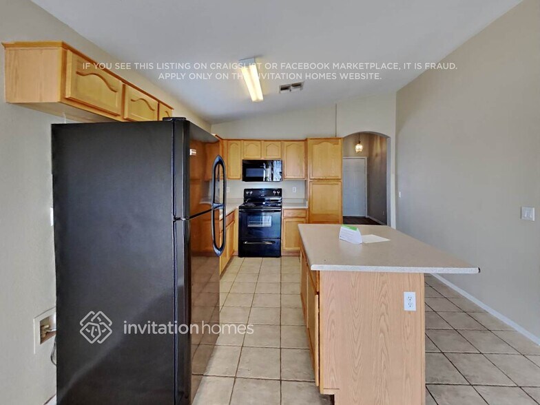 Building Photo - 8182 N 88th Ln